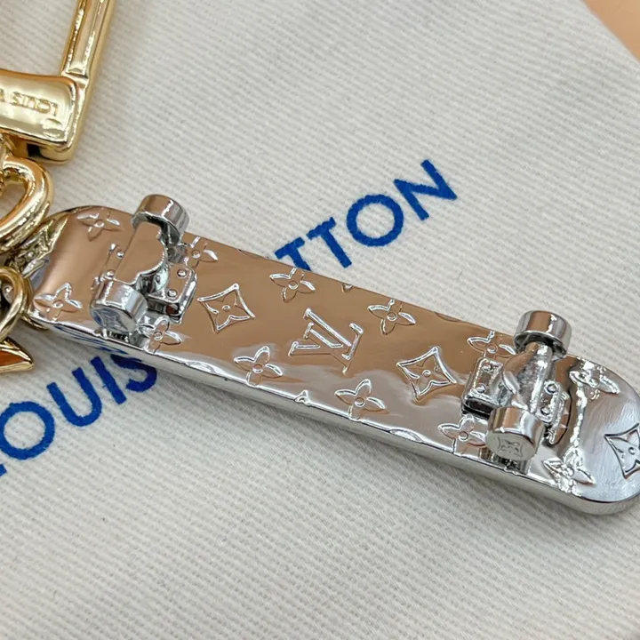 スーパーコピー ルイヴィトン キーホルダー