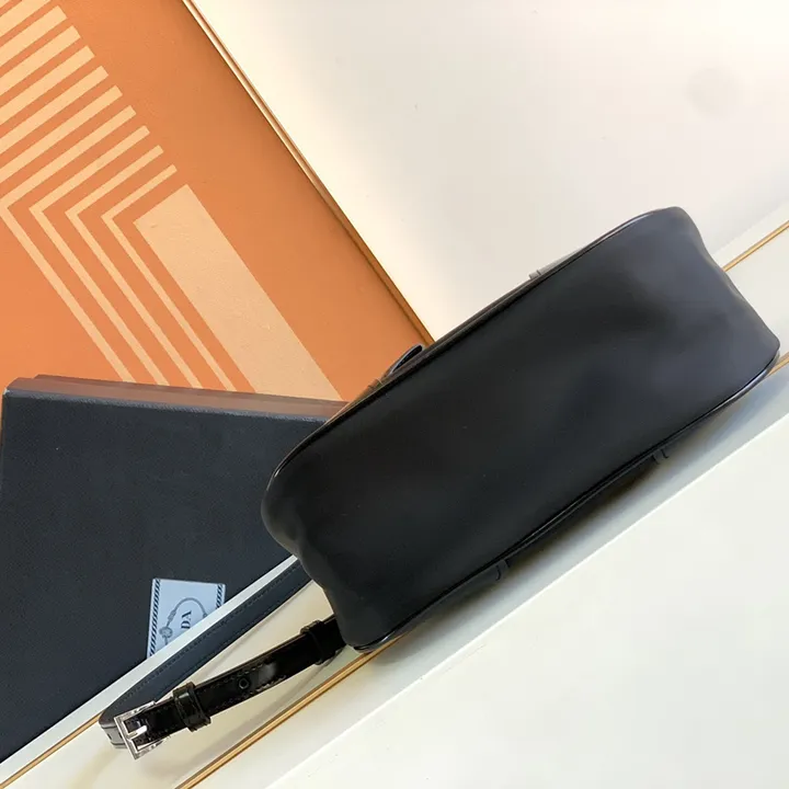 スーパーコピー バレンシアガ キーホルダー