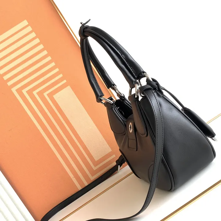 スーパーコピー プラダ キーホルダー