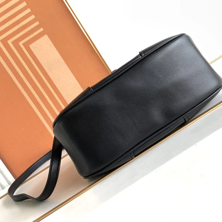 スーパーコピー プラダ キーホルダー