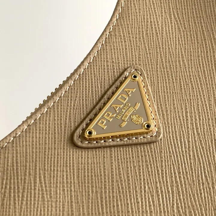 スーパーコピー バレンシアガ キーホルダー