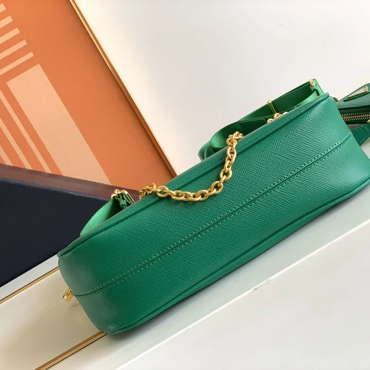 スーパーコピー バレンシアガ キーホルダー