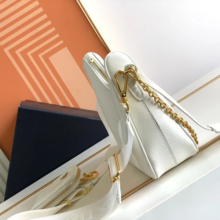 スーパーコピー バレンシアガ キーホルダー