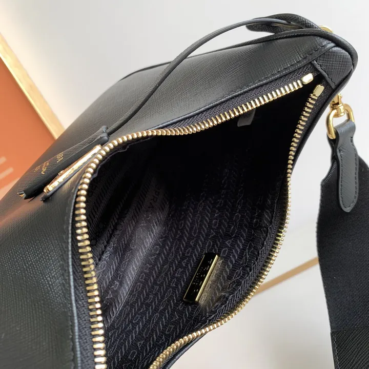 スーパーコピー バレンシアガ キーホルダー