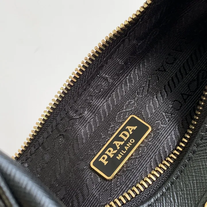 スーパーコピー バレンシアガ キーホルダー