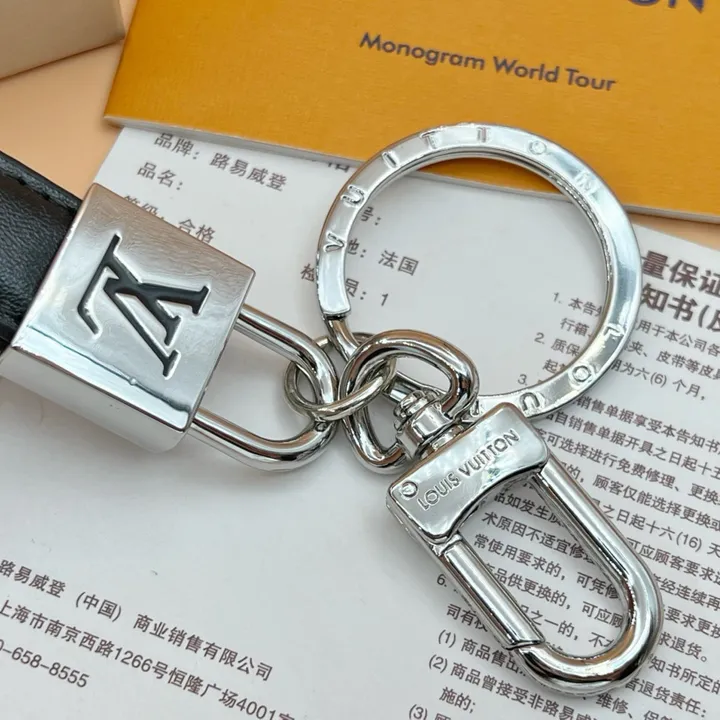 スーパーコピー ルイヴィトン キーホルダー
