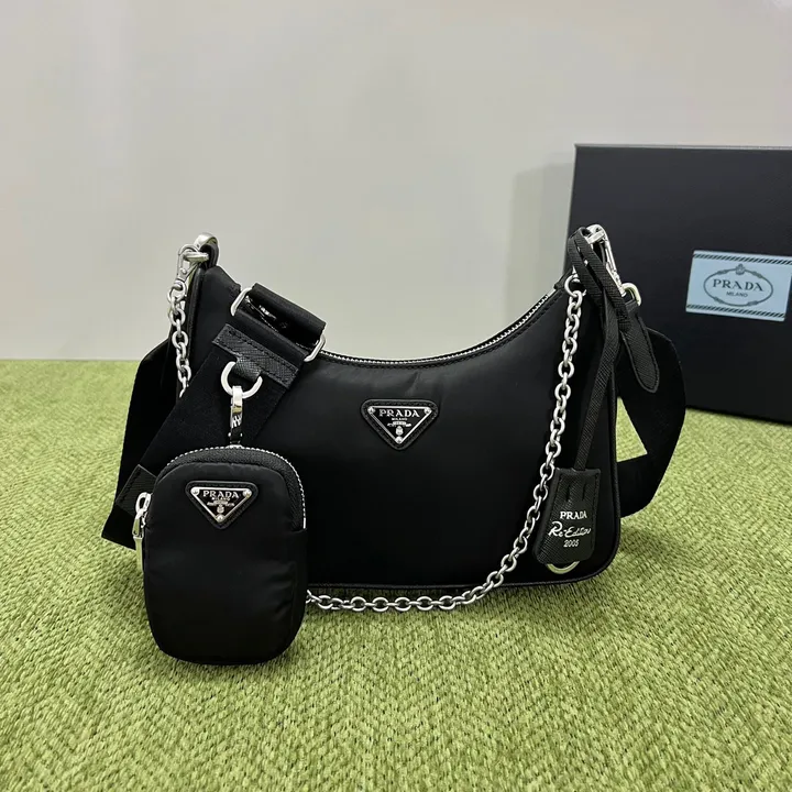 スーパーコピー プラダ キーホルダー