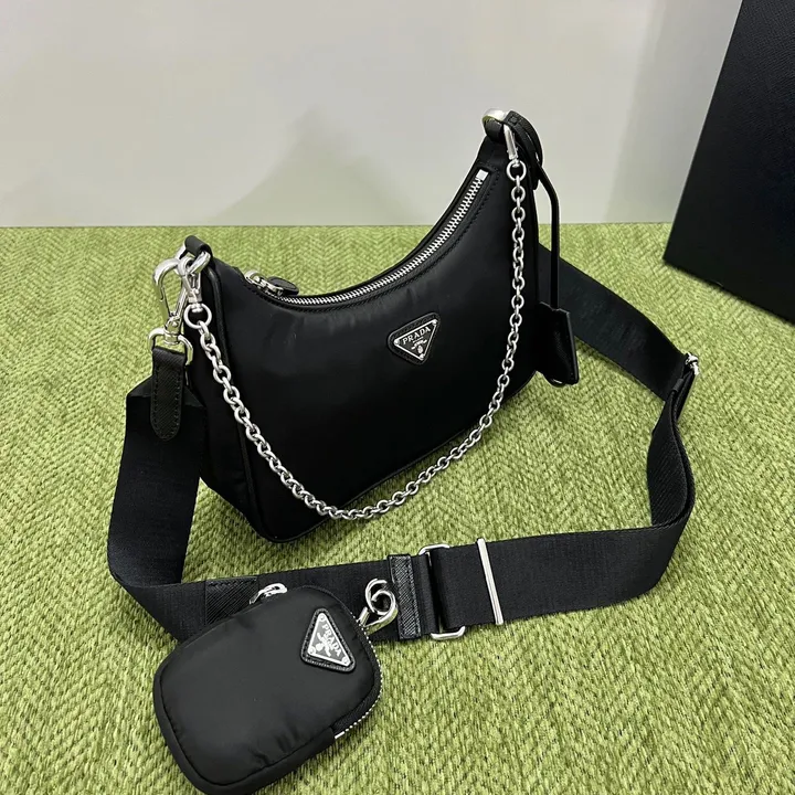 スーパーコピー プラダ キーホルダー