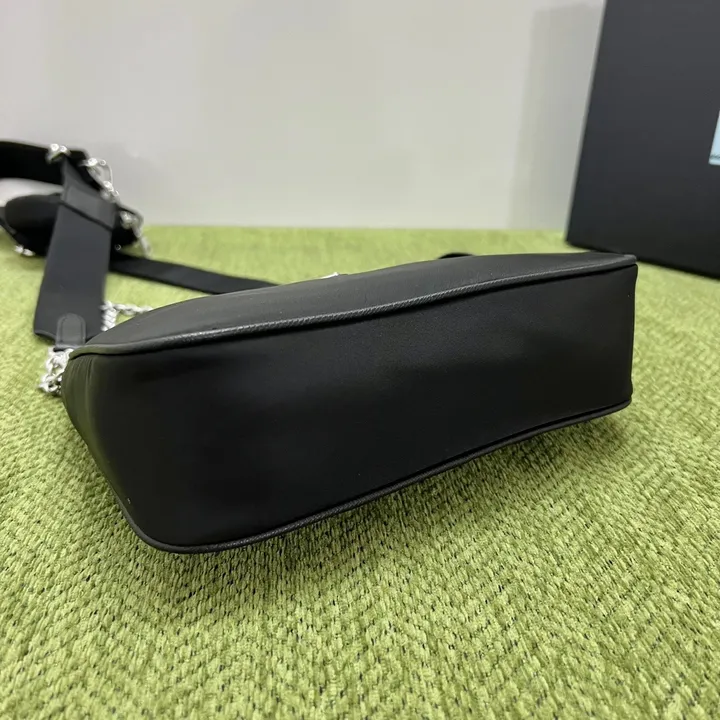 スーパーコピー プラダ キーホルダー