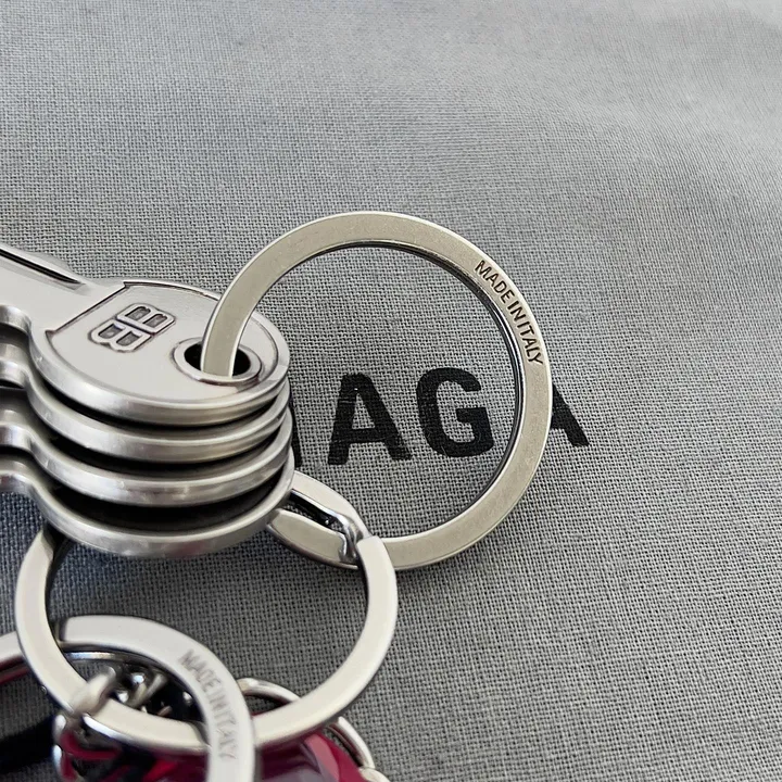 スーパーコピー バレンシアガ キーホルダー