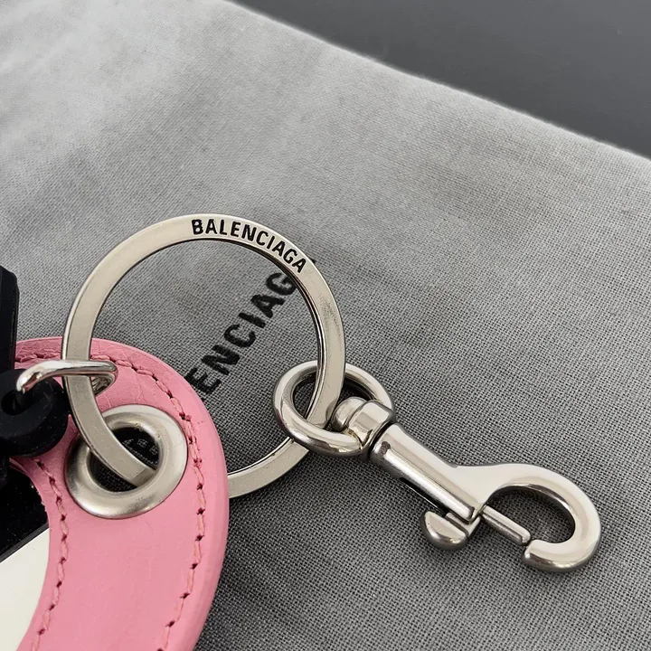 スーパーコピー バレンシアガ キーホルダー