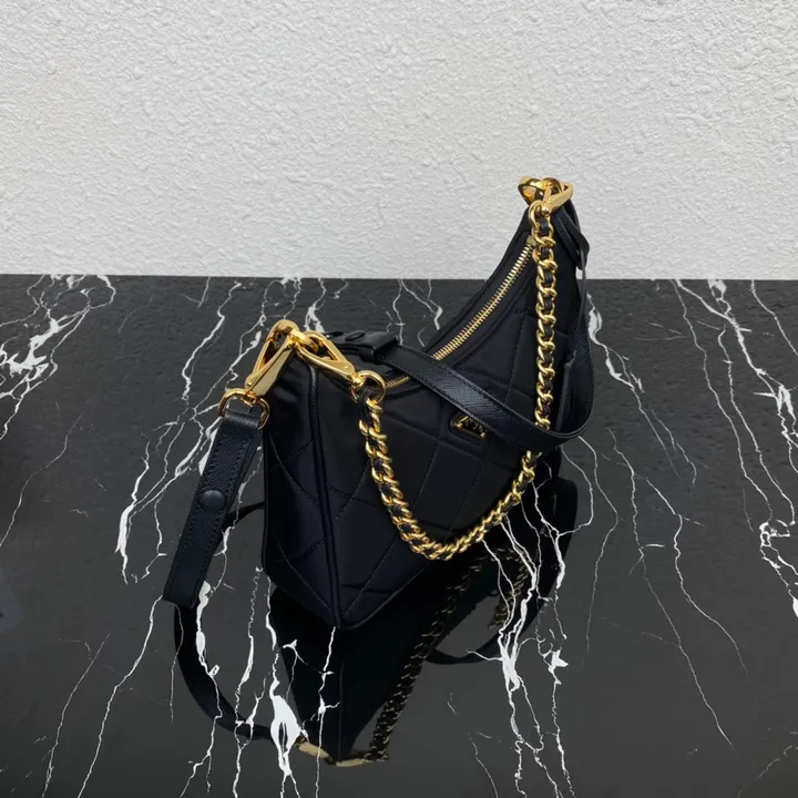 スーパーコピー プラダ キーホルダー