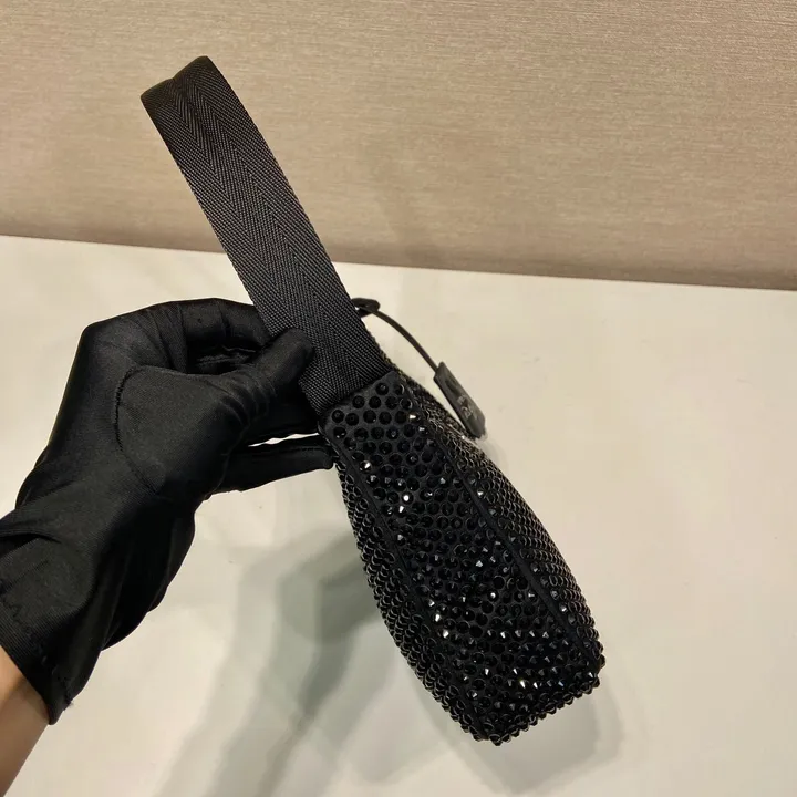 スーパーコピー プラダ キーホルダー