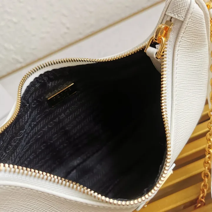 スーパーコピー プラダ キーホルダー