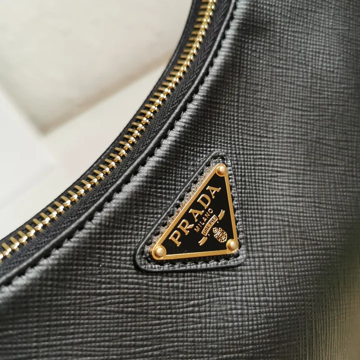 スーパーコピー プラダ キーホルダー