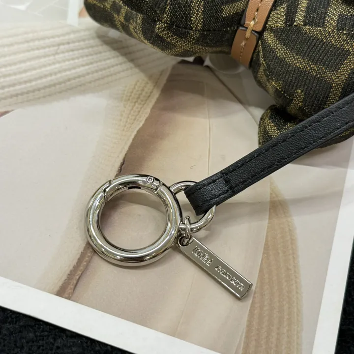 スーパーコピー フェンディ キーホルダー