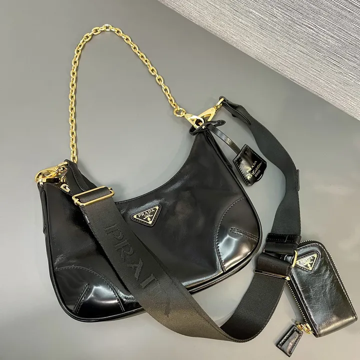 スーパーコピー プラダ キーホルダー