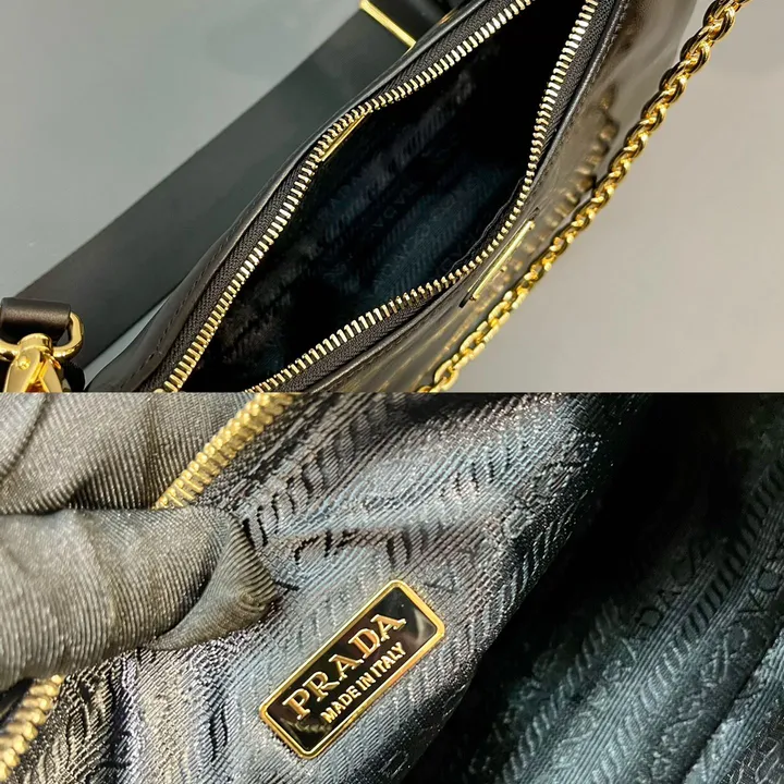 スーパーコピー プラダ キーホルダー