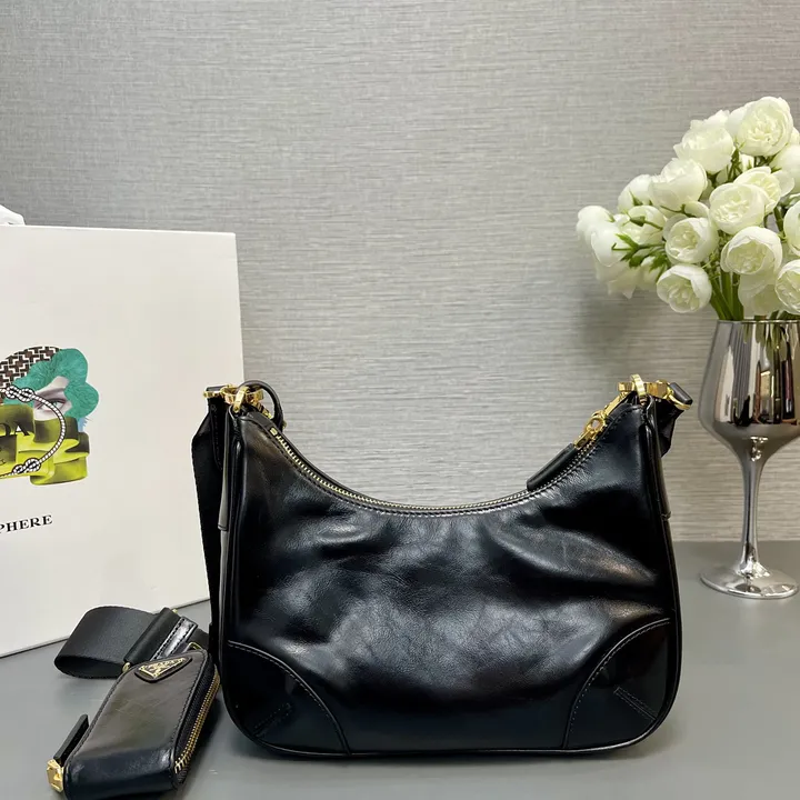 スーパーコピー プラダ キーホルダー