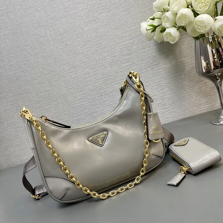 スーパーコピー プラダ キーホルダー