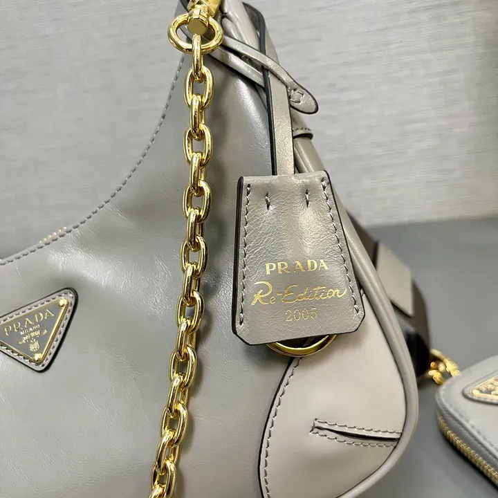 スーパーコピー プラダ キーホルダー