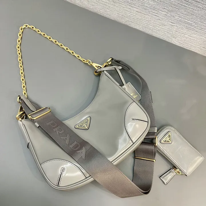 スーパーコピー プラダ キーホルダー