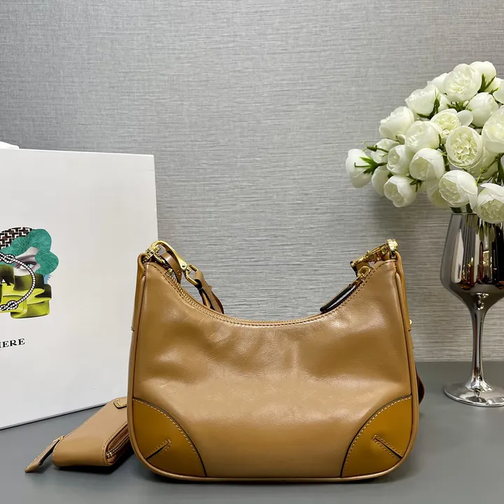 スーパーコピー プラダ キーホルダー