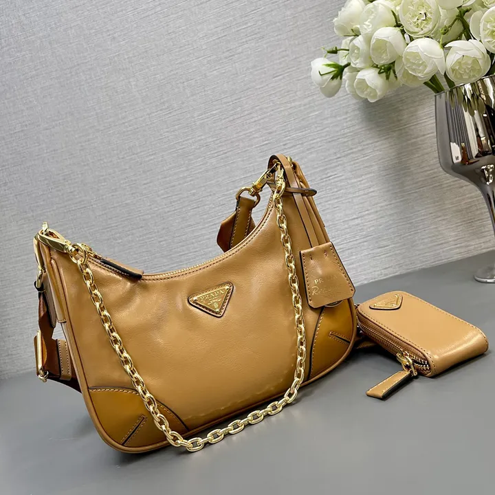 スーパーコピー プラダ キーホルダー