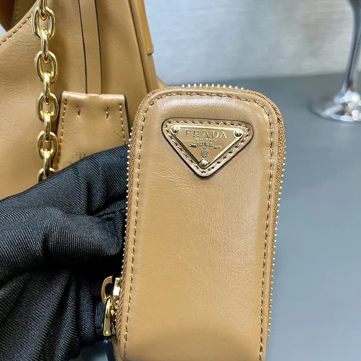 スーパーコピー プラダ キーホルダー