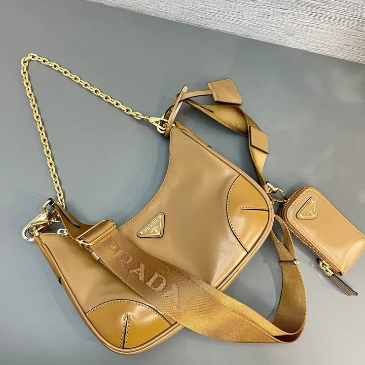 スーパーコピー プラダ キーホルダー