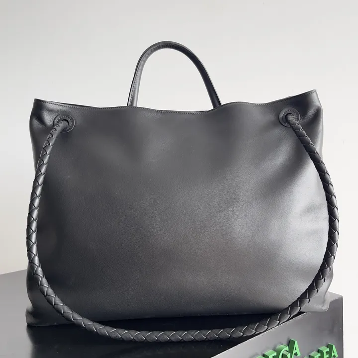 スーパーコピー ボッテガ ヴェネタ キーホルダー