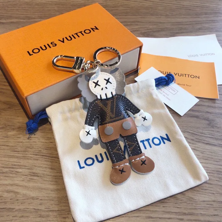 スーパーコピー ミュウミュウ キーホルダー