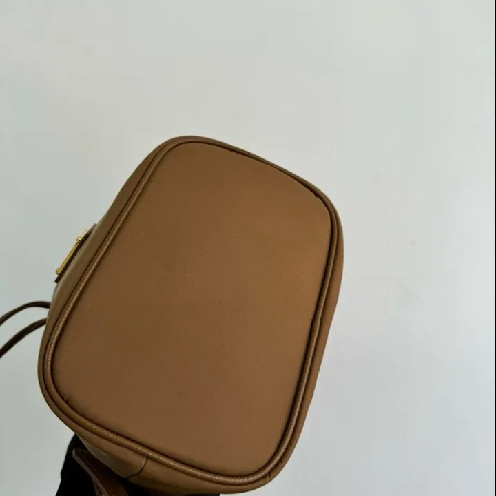 スーパーコピー プラダ キーホルダー