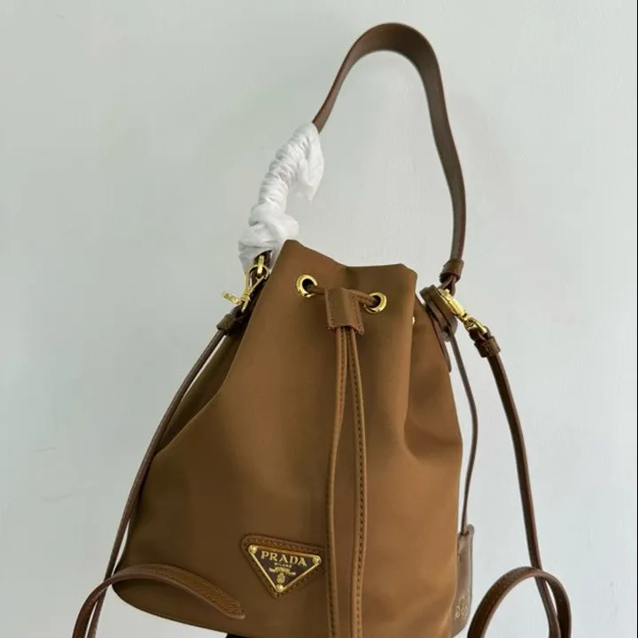 スーパーコピー プラダ キーホルダー