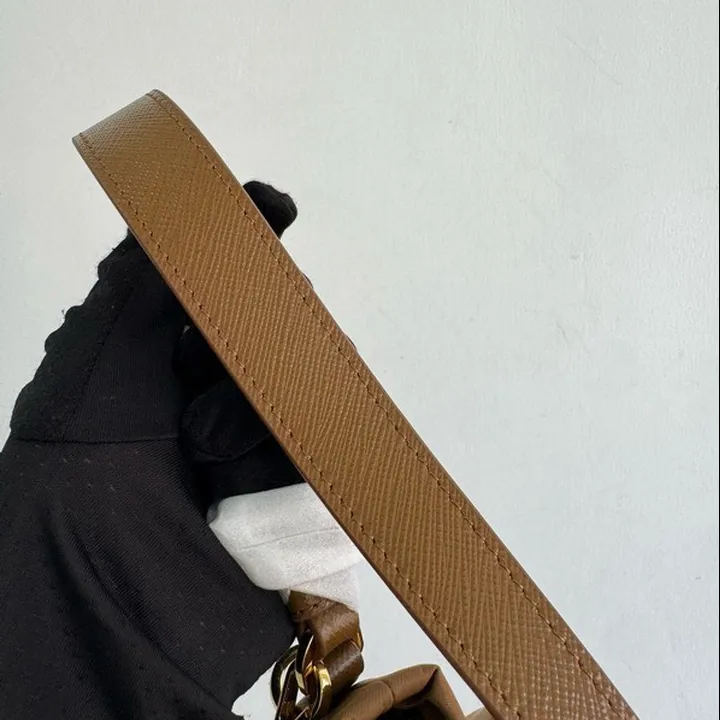 スーパーコピー プラダ キーホルダー