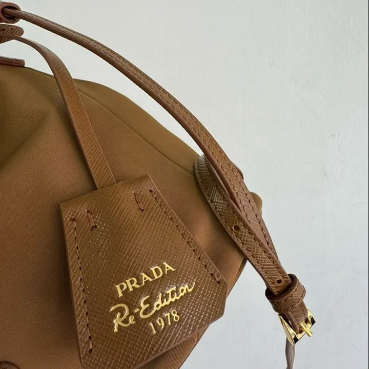 スーパーコピー プラダ キーホルダー