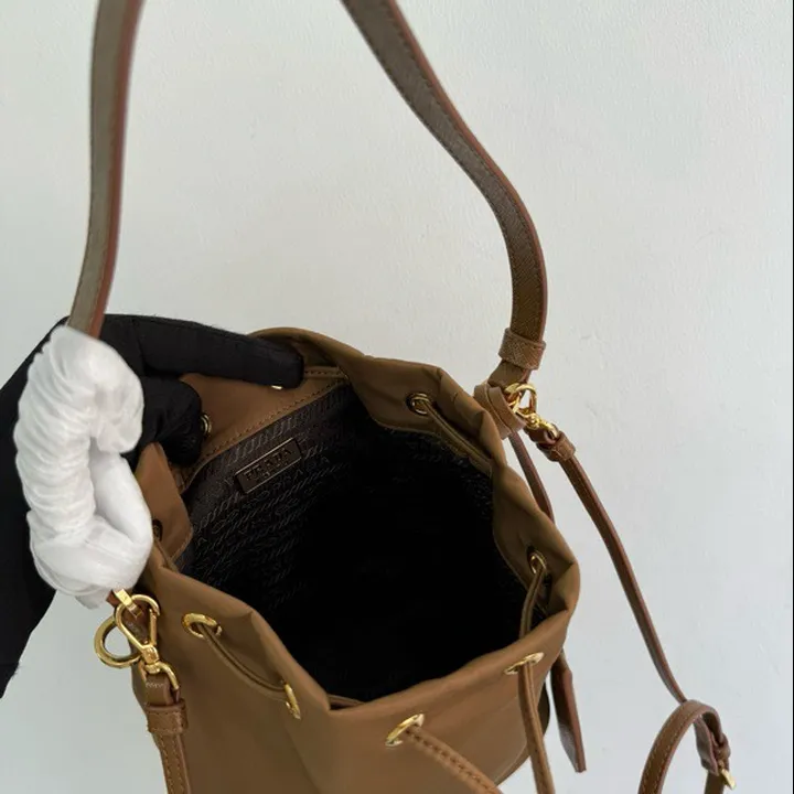 スーパーコピー プラダ キーホルダー