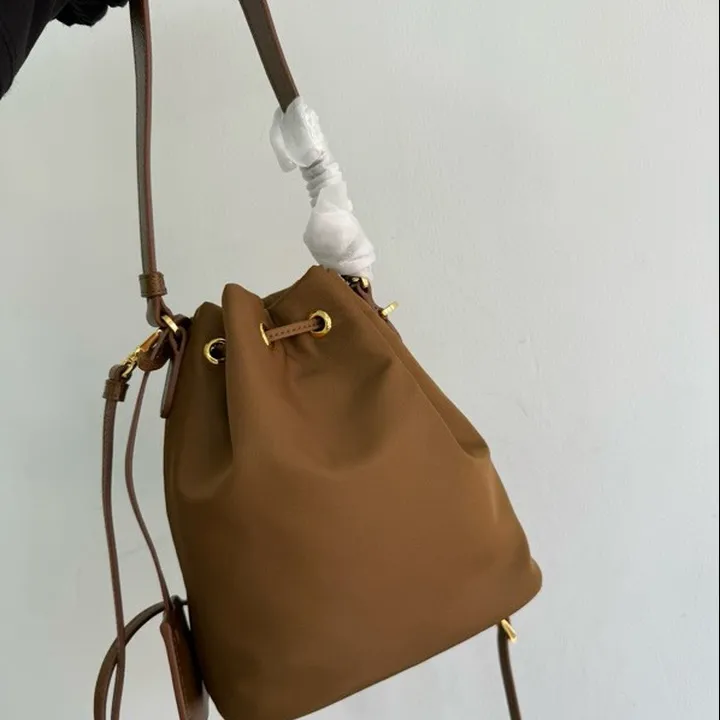 スーパーコピー プラダ キーホルダー