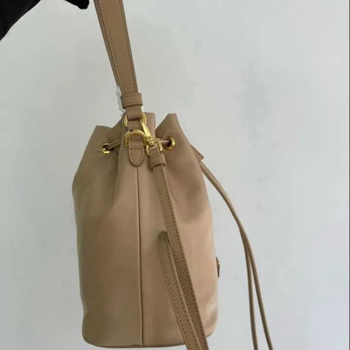 スーパーコピー プラダ キーホルダー