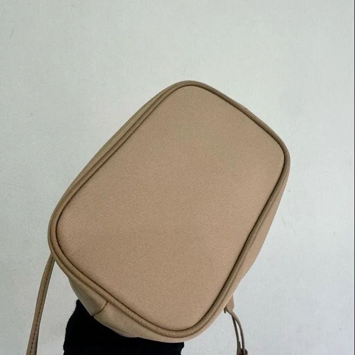 スーパーコピー プラダ キーホルダー