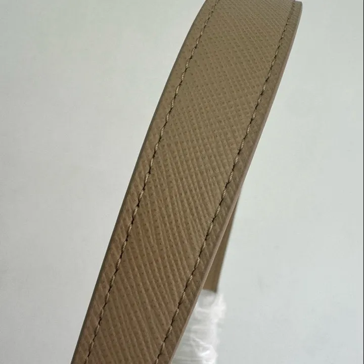 スーパーコピー プラダ キーホルダー