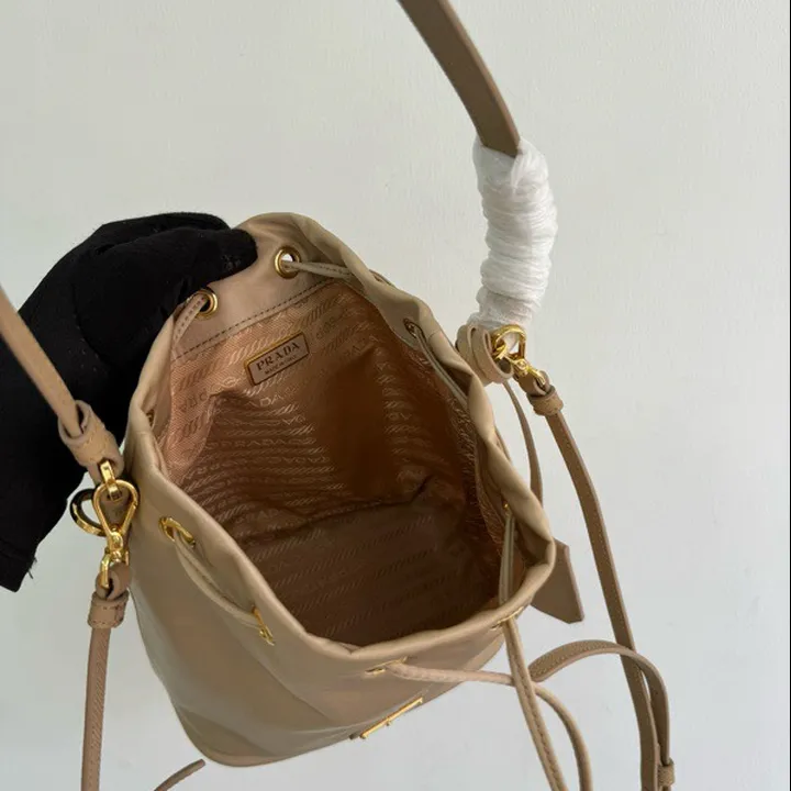 スーパーコピー プラダ キーホルダー