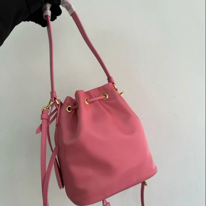 スーパーコピー プラダ キーホルダー