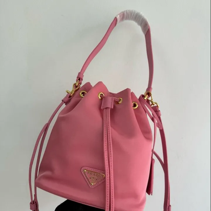 スーパーコピー プラダ キーホルダー