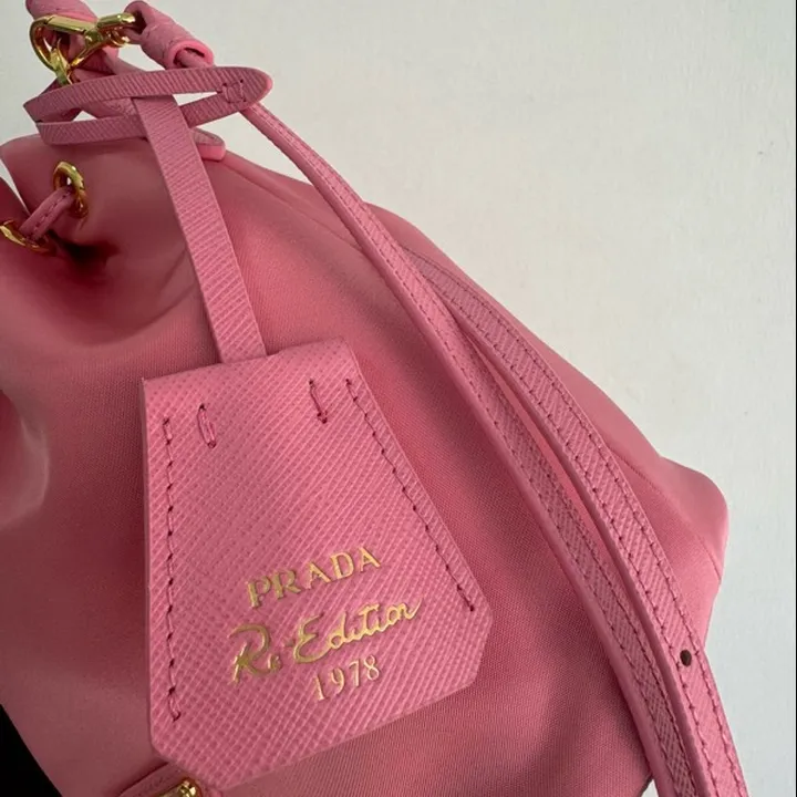 スーパーコピー プラダ キーホルダー