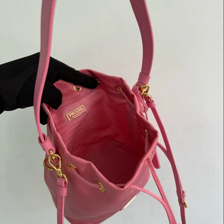 スーパーコピー プラダ キーホルダー