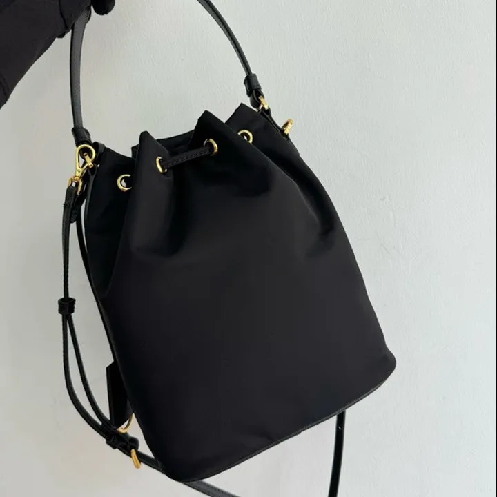 スーパーコピー プラダ キーホルダー