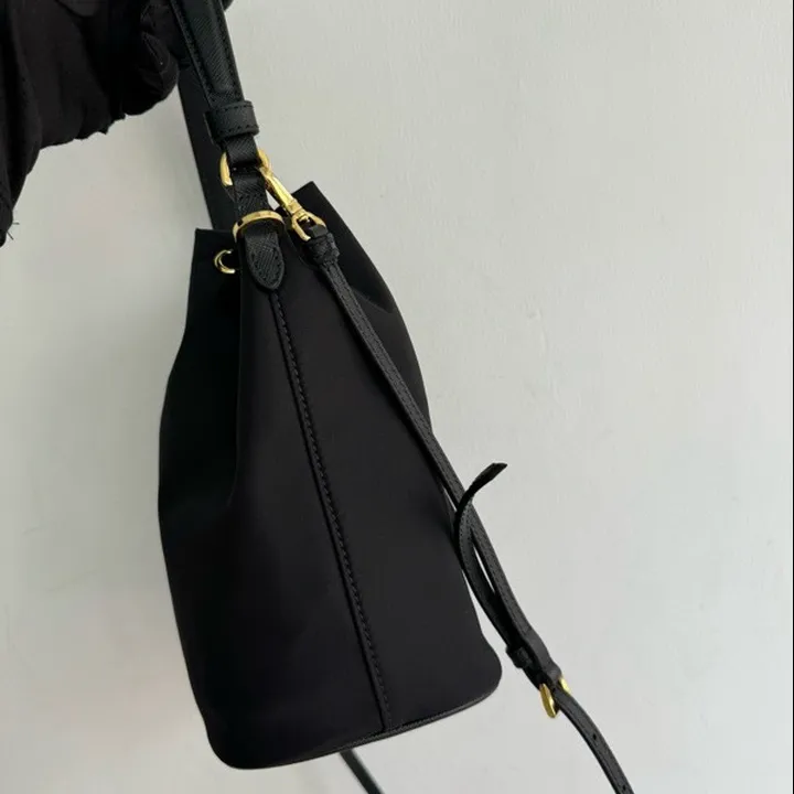 スーパーコピー プラダ キーホルダー