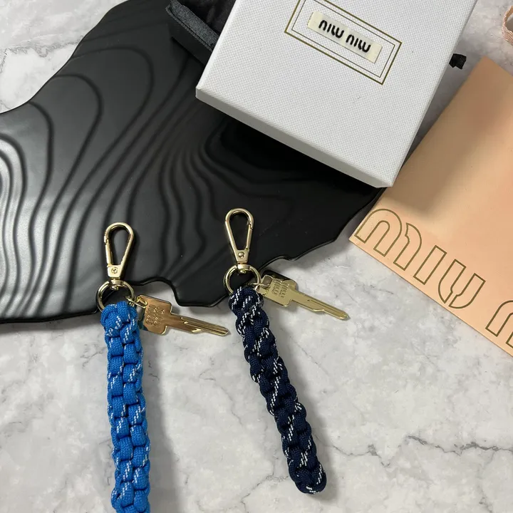 スーパーコピー ミュウミュウ キーホルダー