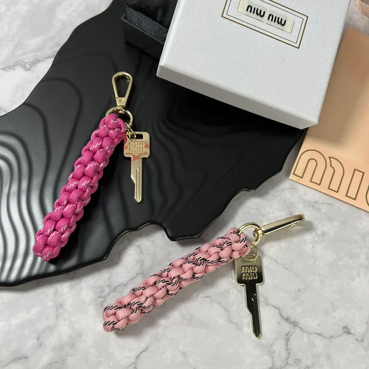 スーパーコピー ミュウミュウ キーホルダー